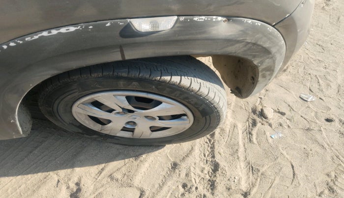 2017 Renault Kwid RXT 0.8, Petrol, Manual, 1,60,644 km, tyre