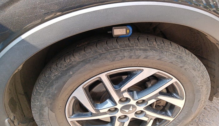 2023 Mahindra XUV300 W8 (O) 1.2 PETROL, Petrol, Manual, 26,647 km, tyre