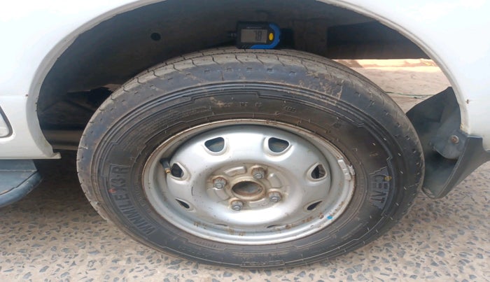 2017 Maruti Eeco 5 STR WITH A/C+HTR, Petrol, Manual, 1,02,813 km, tyre