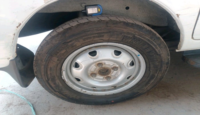 2017 Maruti Eeco 5 STR WITH A/C+HTR, Petrol, Manual, 1,02,813 km, tyre