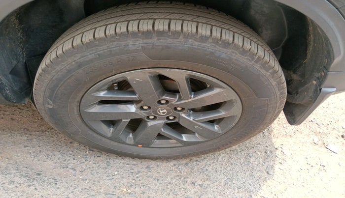 2022 Tata Harrier XT PLUS 2.0L KRYOTEC DARK EDITON, Diesel, Manual, 81,190 km, tyre