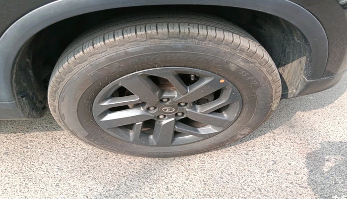 2022 Tata Harrier XT PLUS 2.0L KRYOTEC DARK EDITON, Diesel, Manual, 81,190 km, tyre