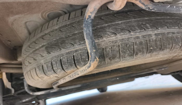 2015 Maruti Ertiga VDI, Diesel, Manual, 1,63,977 km, tyre