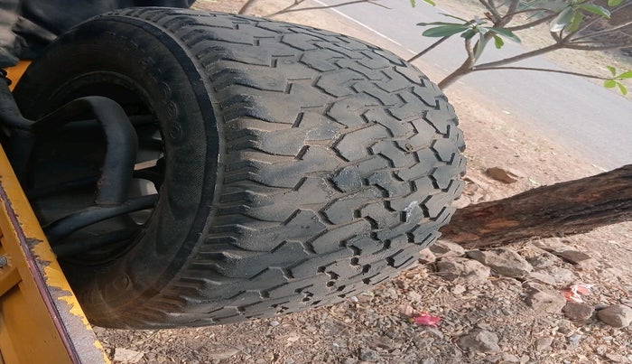 2014 Mahindra Thar CRDE 4X4 AC, Diesel, Manual, 76,253 km, tyre