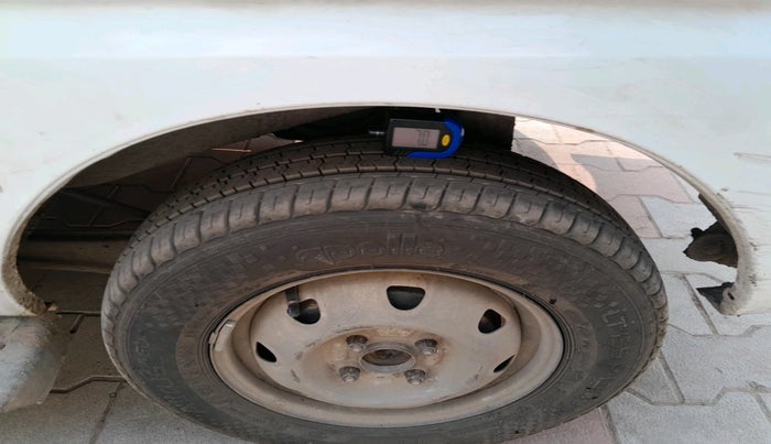 2015 Maruti Eeco 5 STR WITH A/C+HTR, Petrol, Manual, 1,95,790 km, tyre