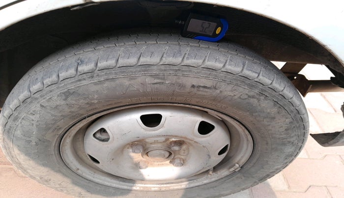 2015 Maruti Eeco 5 STR WITH A/C+HTR, Petrol, Manual, 1,95,790 km, tyre