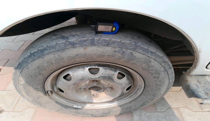 2015 Maruti Eeco 5 STR WITH A/C+HTR, Petrol, Manual, 1,95,790 km, tyre