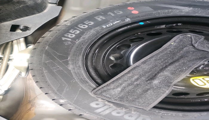 2022 Maruti Baleno ALPHA 1.2 AGS, Petrol, Automatic, 31,964 km, tyre