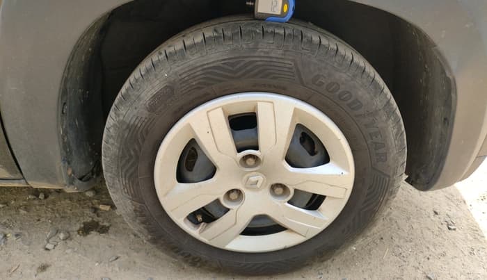 2019 Renault Kwid RXT 1.0 (O), Petrol, Manual, 1,12,462 km, tyre