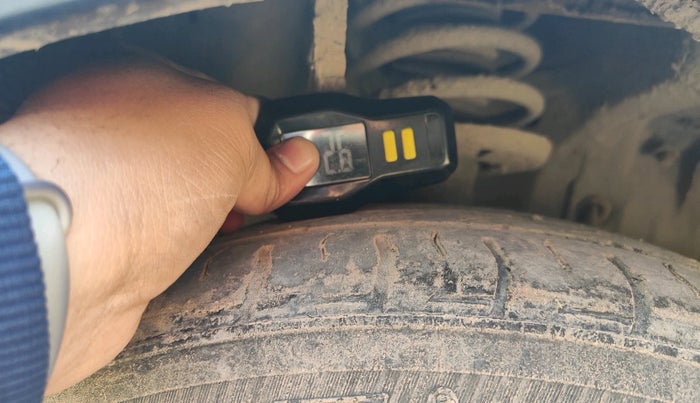 2017 Maruti S Cross ALPHA 1.3, Diesel, Manual, 2,03,711 km, tyre