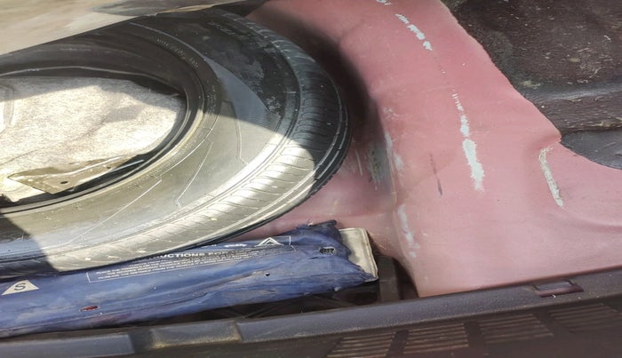 2018 Hyundai Verna 1.6 VTVT SX O, CNG, Manual, 77,094 km, tyre