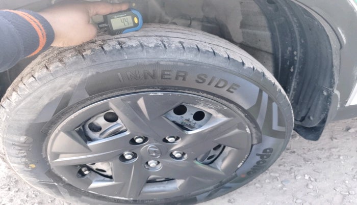 2023 Hyundai VENUE S 1.2, Petrol, Manual, 23,537 km, tyre