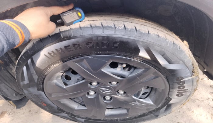 2023 Hyundai VENUE S 1.2, Petrol, Manual, 23,537 km, tyre