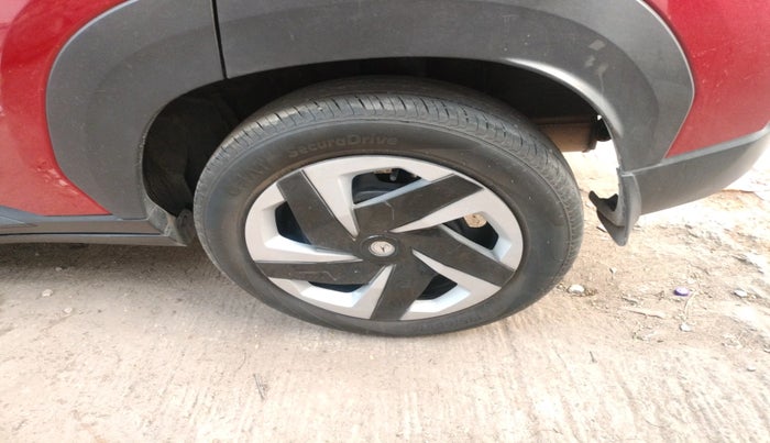 2023 Nissan MAGNITE XL, Petrol, Manual, 30,048 km, tyre