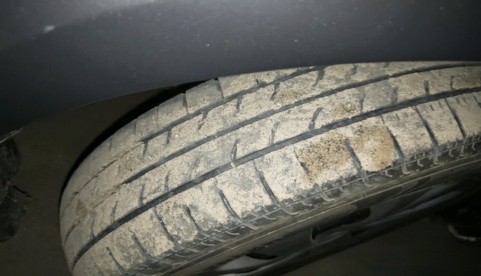 2015 Maruti Swift VDI, Diesel, Manual, 92,202 km, tyre