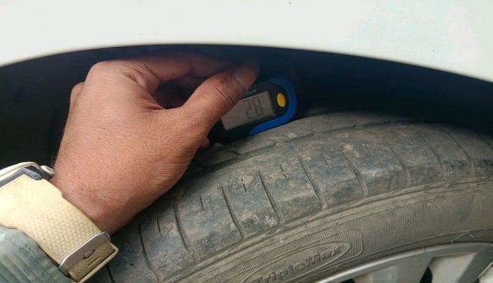 2022 Maruti Ciaz ZETA 1.5 SHVS MT PETROL, Petrol, Manual, 27,479 km, tyre