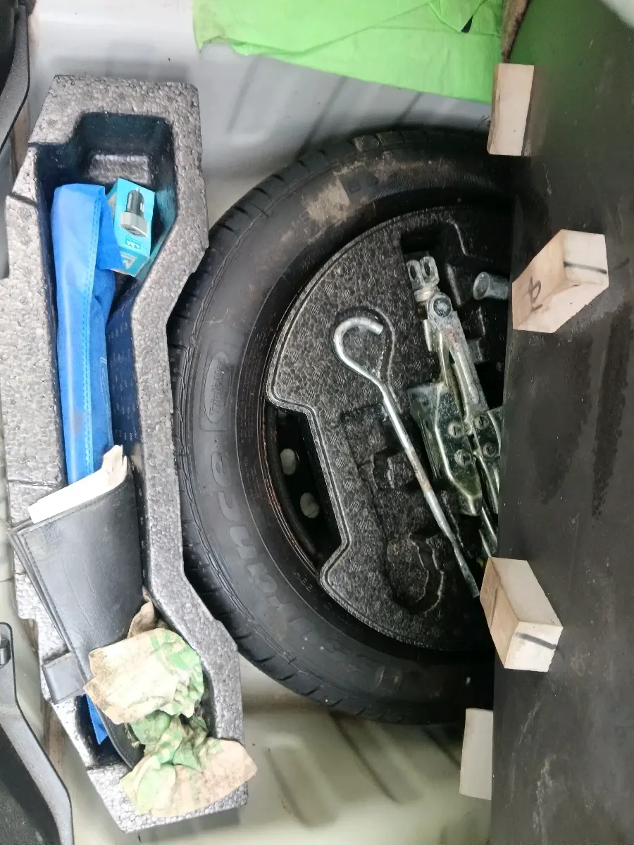 2022 Maruti Ciaz ZETA 1.5 SHVS MT PETROL, Petrol, Manual, 27,479 km, tyre