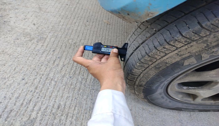 2014 Mahindra Verito Vibe CS 1.5 D6, Diesel, Manual, 1,11,731 km, tyre