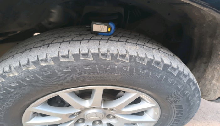 2014 Mitsubishi Pajero Sport 2.5 AT 4X2, Diesel, Automatic, 1,73,131 km, tyre