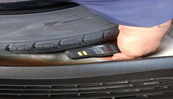 2015 Honda Jazz 1.2L I-VTEC SV, Petrol, Manual, 70,473 km, tyre