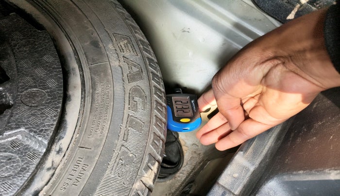 2013 Skoda Octavia AMBITION 2.0 TDI, Diesel, Manual, 76,673 km, tyre