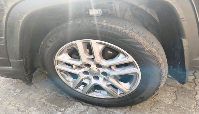 2018 Jeep Compass LIMITED 2.0 DIESEL, Diesel, Manual, 1,20,098 km, tyre