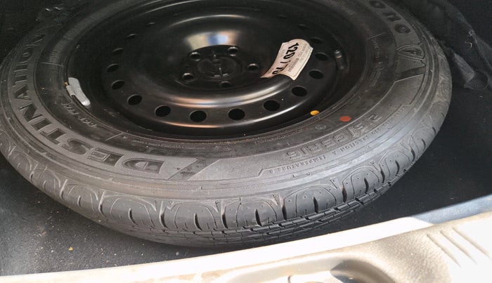 2018 Jeep Compass LIMITED 2.0 DIESEL, Diesel, Manual, 1,20,098 km, tyre