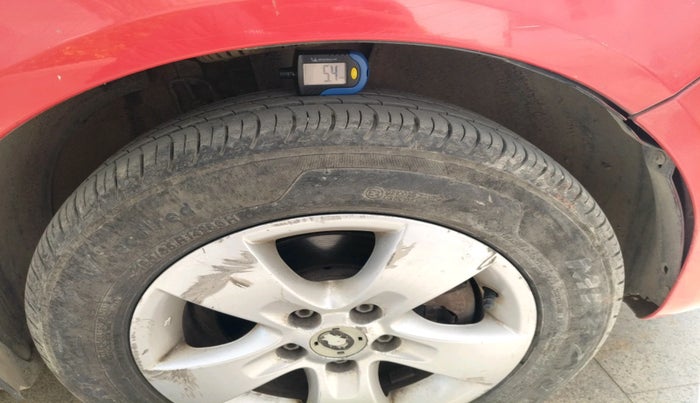 2011 Skoda Fabia ELEGANCE 1.2 MPI, Petrol, Manual, 1,90,648 km, tyre