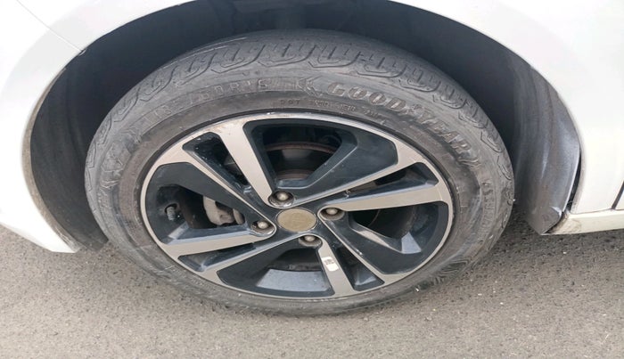 2022 Tata ALTROZ XZA PLUS, Petrol, Automatic, 28,649 km, tyre