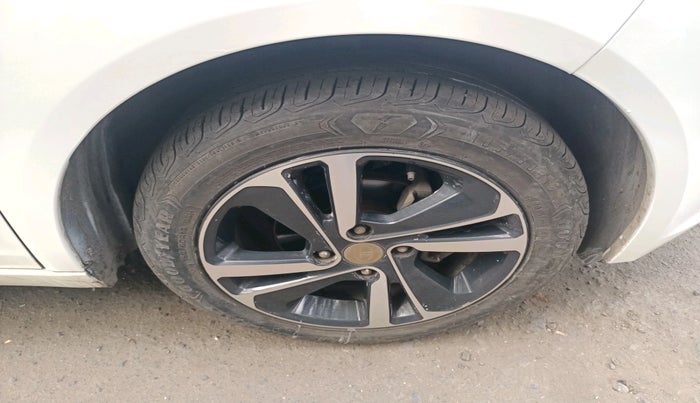 2022 Tata ALTROZ XZA PLUS, Petrol, Automatic, 28,649 km, tyre