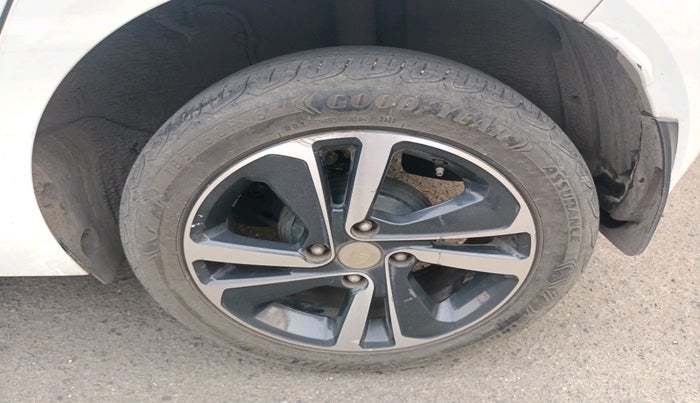 2022 Tata ALTROZ XZA PLUS, Petrol, Automatic, 28,649 km, tyre