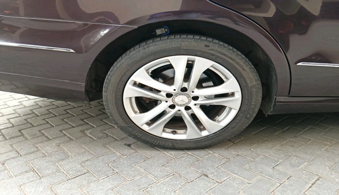 2011 Mercedes Benz E Class E 250 CDI ELEGANCE, Diesel, Automatic, 1,16,916 km, tyre