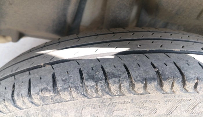 2018 Maruti Swift LXI, Petrol, Manual, 19,492 km, tyre