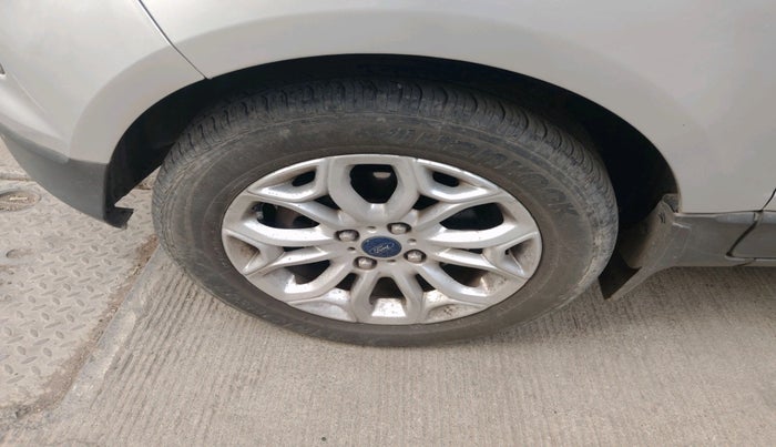 2015 Ford Ecosport TITANIUM 1.5L PETROL AT, Petrol, Automatic, 1,04,000 km, tyre