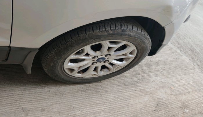 2015 Ford Ecosport TITANIUM 1.5L PETROL AT, Petrol, Automatic, 1,04,000 km, tyre