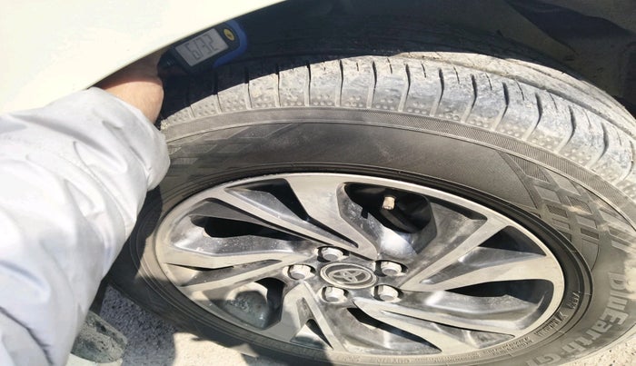 2021 Toyota Innova Crysta 2.4 VX 7 STR, Diesel, Manual, 1,57,781 km, tyre