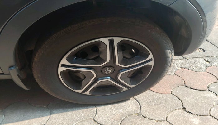 2019 Tata NEXON XMA PETROL, Petrol, Automatic, 48,813 km, tyre