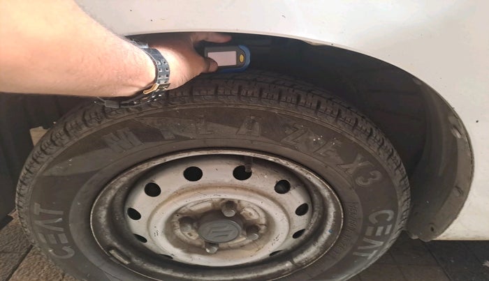 2015 Maruti Wagon R 1.0 LXI CNG, Petrol, Manual, 1,51,953 km, tyre