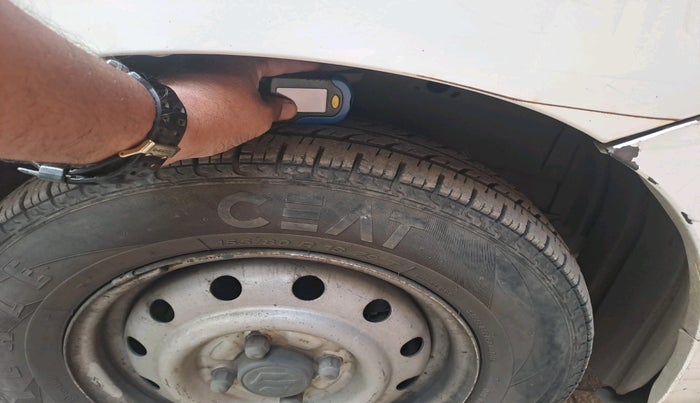 2015 Maruti Wagon R 1.0 LXI CNG, Petrol, Manual, 1,51,953 km, tyre