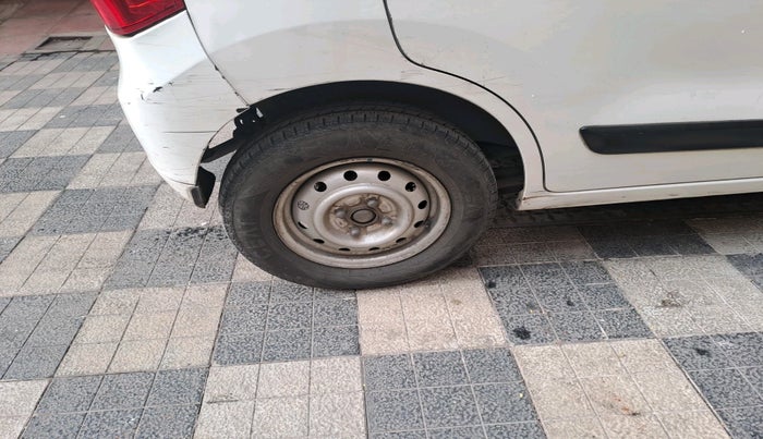 2015 Maruti Wagon R 1.0 LXI CNG, Petrol, Manual, 1,51,953 km, tyre