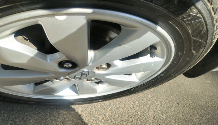 2014 Hyundai Xcent S (O) 1.2, Petrol, Manual, 74,083 km, tyre