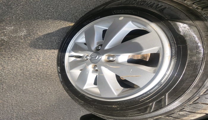 2014 Hyundai Xcent S (O) 1.2, Petrol, Manual, 74,083 km, tyre