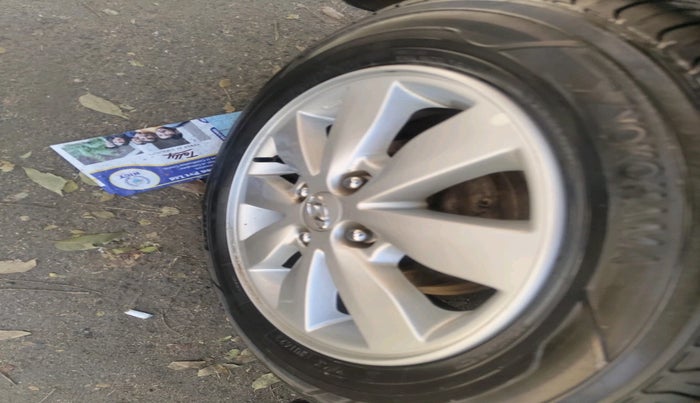 2014 Hyundai Xcent S (O) 1.2, Petrol, Manual, 74,083 km, tyre