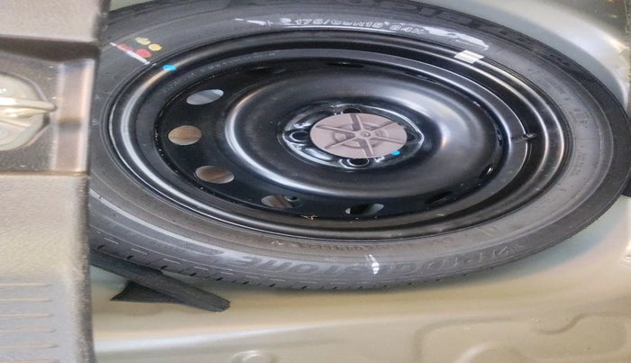 2022 Maruti IGNIS ZETA 1.2, Petrol, Manual, 14,896 km, tyre