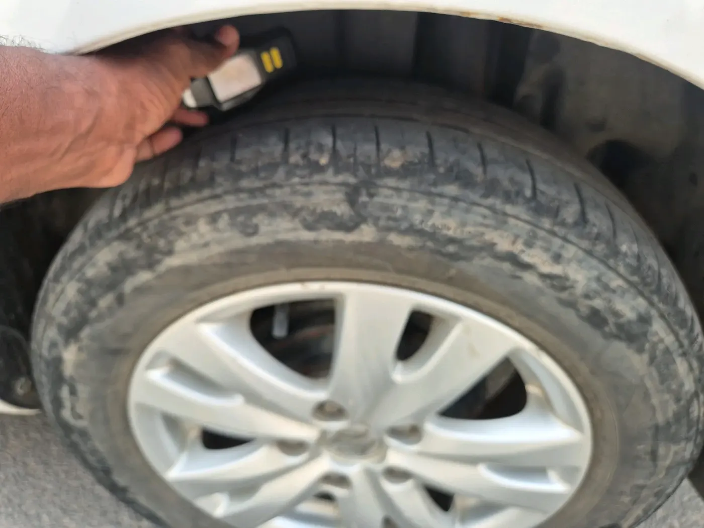 2016 Maruti Ertiga ZDI + SHVS, Diesel, Manual, 1,01,410 km, tyre