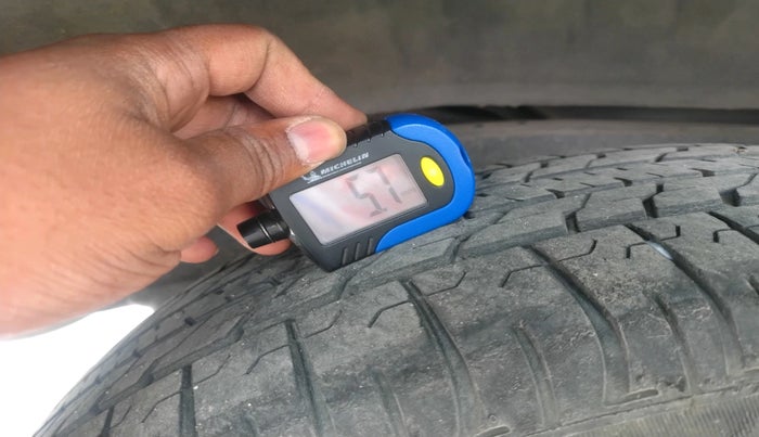 2019 Toyota Innova Crysta 2.8 GX AT 7 STR, Diesel, Automatic, 51,505 km, tyre