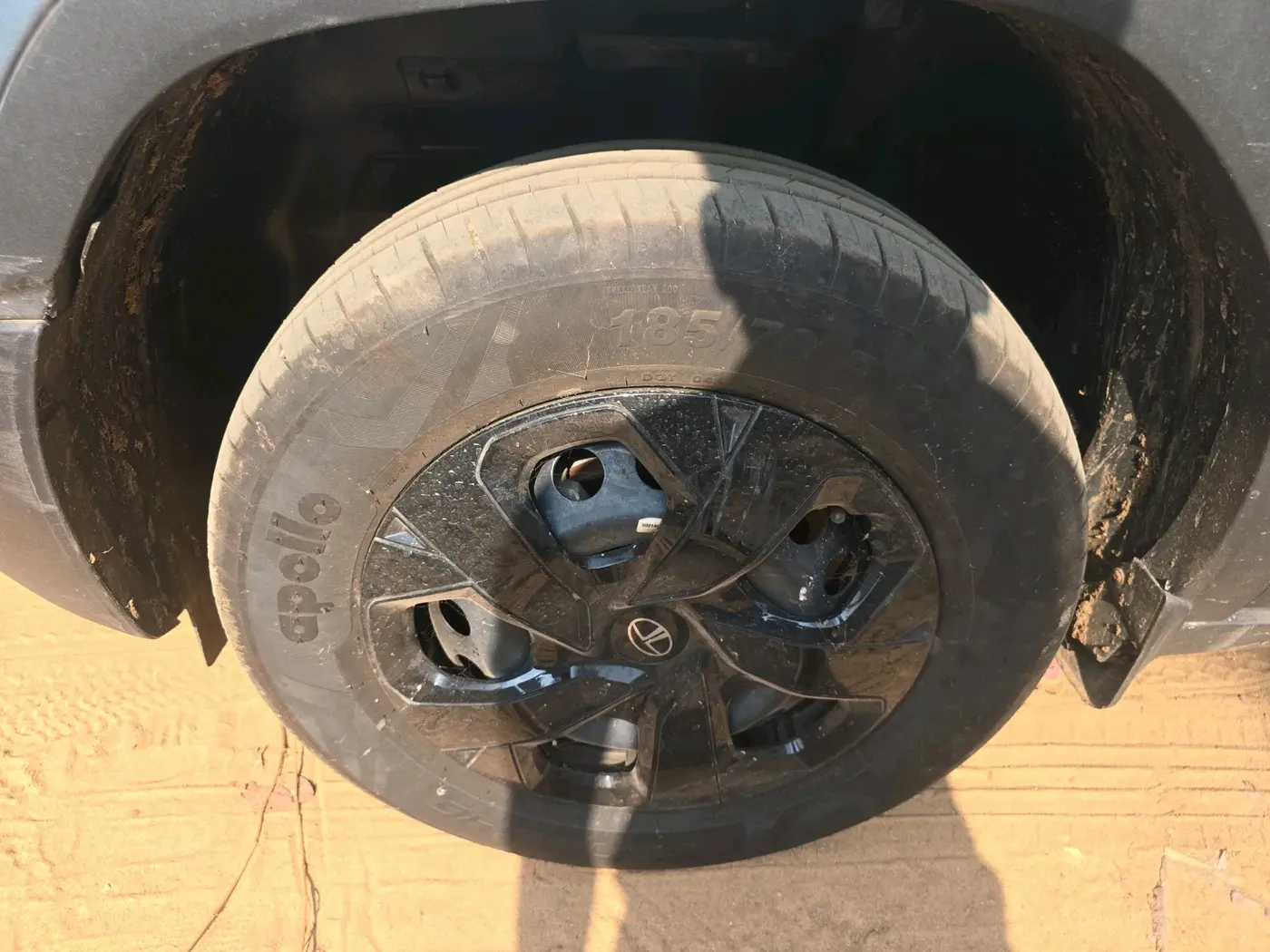 2024 Tata PUNCH ADVENTURE MT, Petrol, Manual, 5,677 km, tyre