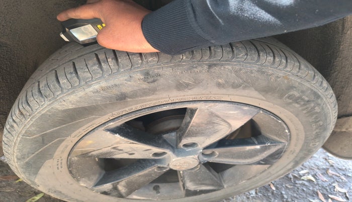 2012 Skoda Yeti AMBITION 2.0 TDI CR 4X4, Diesel, Manual, 1,91,984 km, tyre