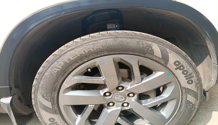 2022 Tata Safari XT PLUS, Diesel, Manual, 1,14,110 km, tyre