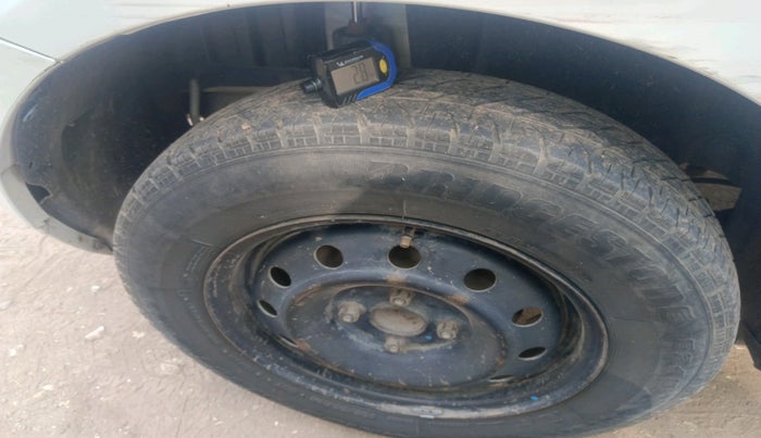 2017 Maruti Swift VDI (O), Diesel, Manual, 1,95,314 km, tyre